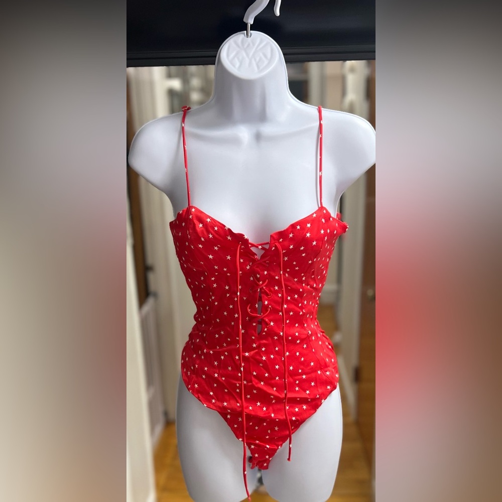 Red Star Bodysuit
Brand: Zara